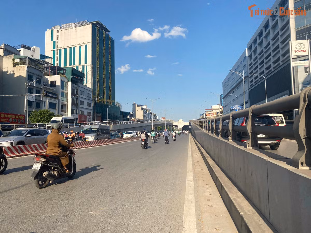 Trục đường Trường Chinh vào 2 giờ chiều.