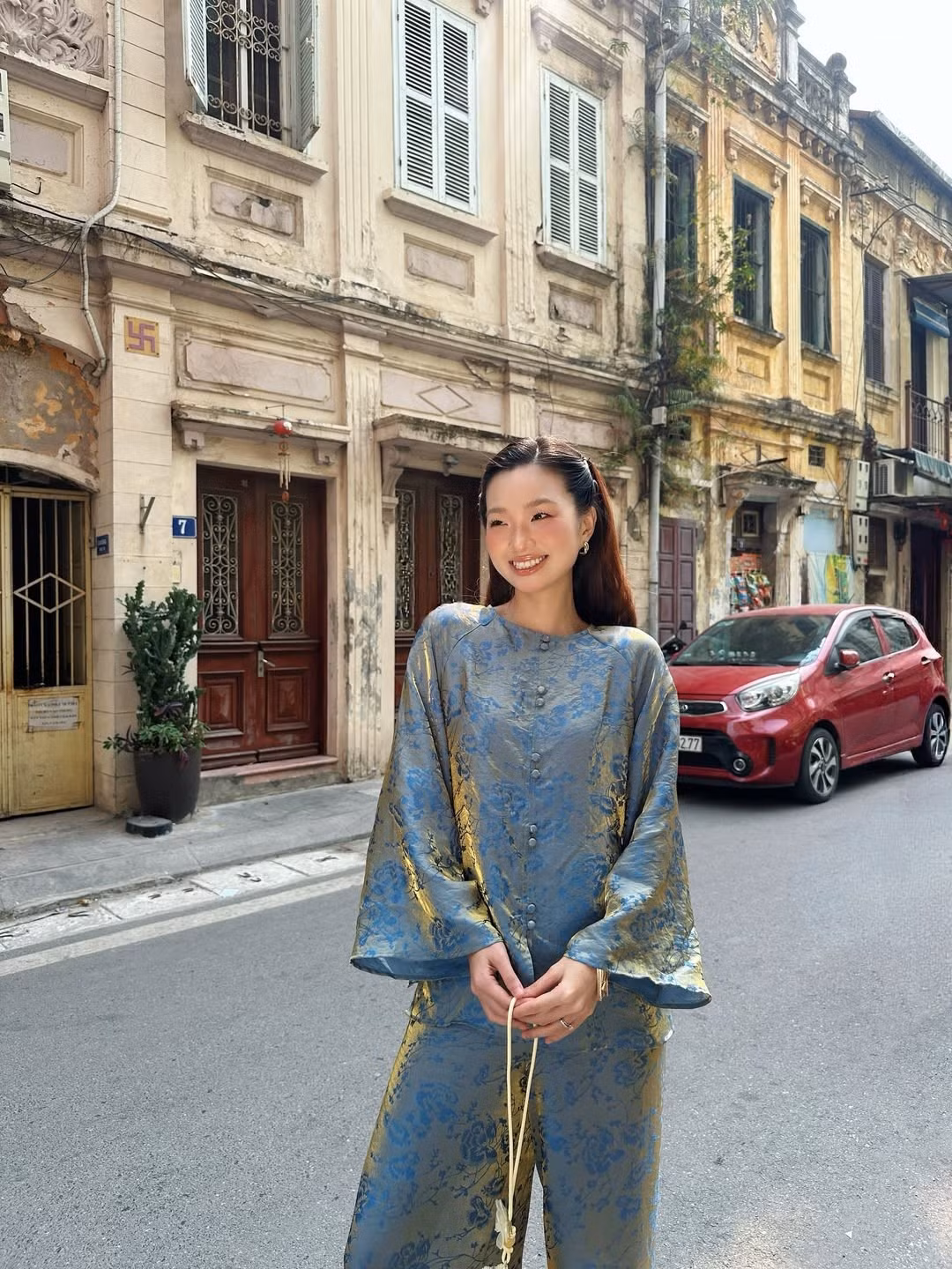 Chái Chanh là một hot Instagramer và người mẫu ảnh tự do nổi bật tại Hà Nội. Khả năng làm chủ khung hình và gu thẩm mỹ tốt giúp mỗi bộ ảnh cô đăng tải đều thu về hàng chục nghìn lượt tương tác. (Ảnh: IGNV)