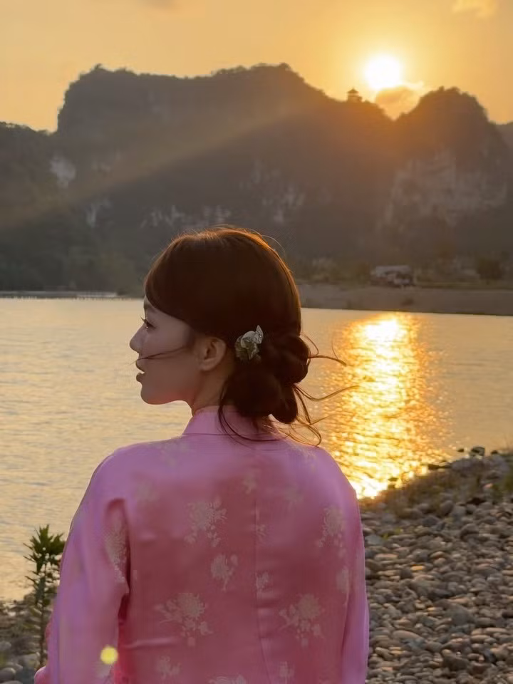 Dưới bài đăng, rất nhiều người hâm mộ đã để lại những lời khen "có cánh" cho nhan sắc của Mèo Trái Đất cũng như góc chụp tinh tế của nhiếp ảnh gia. Bộ ảnh hiện đang nhận được lượng tương tác rất lớn trên các nền tảng mạng xã hội. (Ảnh: IGNV)