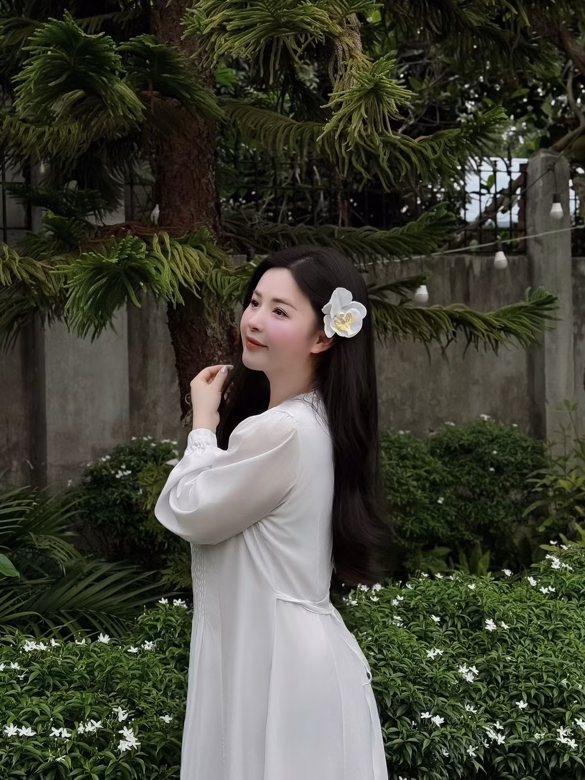 Thảo Nari (tên thật là Ma Hương Thảo), cô gái dân tộc Tày vốn đã nổi tiếng là một hot girl và streamer xinh đẹp trong cộng đồng game thủ Việt Nam. (Ảnh: IGNV)