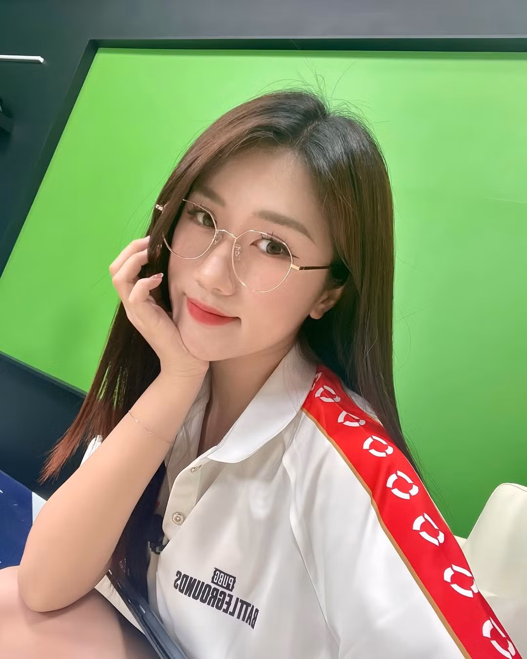 Tên tuổi Linh Nắng trước nay gắn liền với bộ môn VALORANT, người hâm mộ Esports Việt yêu mến gọi Linh Nắng với cái tên "nữ MC số một làng FPS"