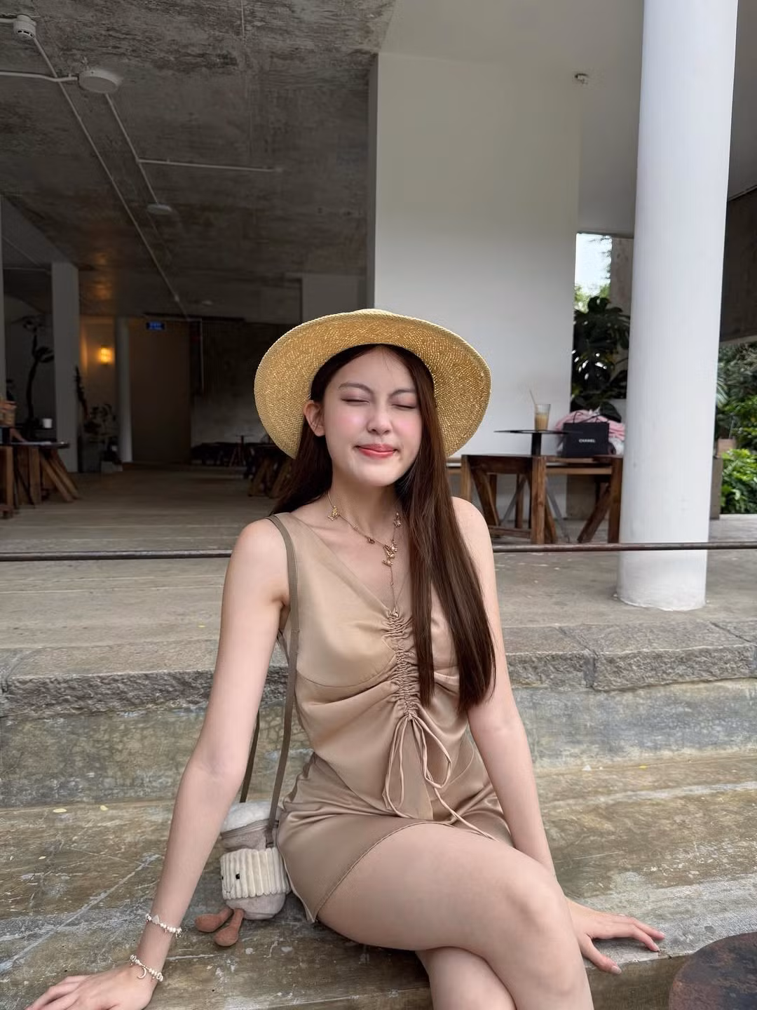 Tăng Mỹ Hàn sở hữu trang Instagram cá nhân với lượng người theo dõi ổn định, nơi cô chia sẻ những khoảnh khắc đời thường, những bộ trang phục yêu thích và những chuyến đi du lịch. Mỗi bài đăng của cô đều nhận được lượng tương tác lớn, chứng tỏ sức hút không hề nhỏ đối với cộng đồng mạng.