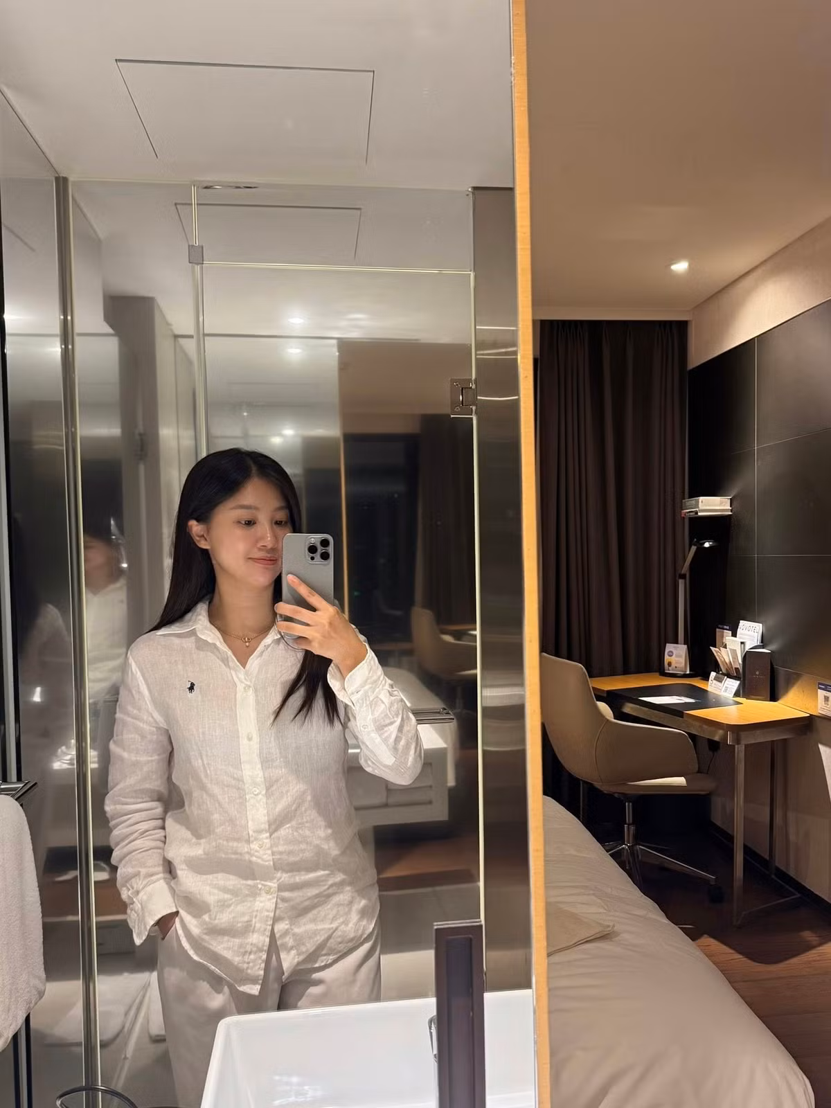 Thời gian vừa qua, bác sĩ nội trú trở thành chủ đề được cộng đồng mạng dành nhiều sự quan tâm. Tên tuổi của bác sĩ Khổng Hạnh Nguyên cũng bất ngờ được nhiều người chia sẻ, viral khắp các nền tảng mạng xã hội. (Ảnh: FBNV)