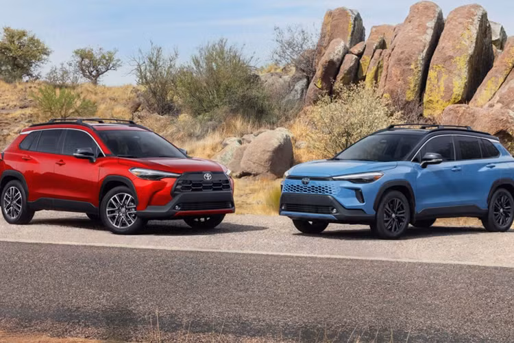 Trong khi đó phiên bản S khởi điểm cho bản hybrid 2025 cũng có giá khởi điểm 29.845 USD. Hãng xe Nhật Bản sẽ công bố giá bán cùng với ngày bán ra (dự kiến cuối năm nay). Các chuyên gia Motor1 dự đoán mức giá có thể sẽ tăng nhẹ trên tất cả phiên bản.