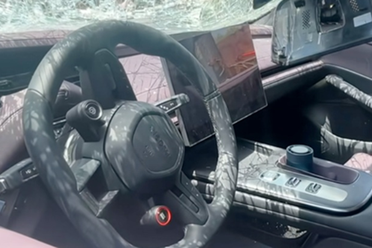 Sự cố trên được xem như một minh chứng thực tế cho những nỗ lực của Xiaomi trong việc phát triển xe điện an toàn. SU7 sử dụng kết cấu khung gầm kết hợp giữa thép cường lực và hợp kim nhôm, với tỷ lệ vật liệu độ bền cao chiếm tới 90,1% thân xe.