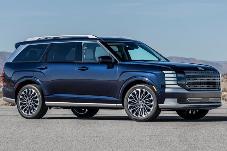 Dù chưa rõ thời điểm Hyundai Palisade 2026 được phân phối chính thức tại Việt Nam, những hình ảnh và thông tin rò rỉ hiện tại đã thu hút đông đảo sự quan tâm của người dùng trong nước.