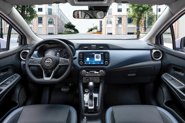 Xe Nissan ở Việt Nam vốn không có lợi thế về mặt giá bán vì nhập khẩu nguyên chiếc. Do đó, nếu không có các chương trình ưu đãi, xe Nissan sẽ khó cạnh tranh với đối thủ cùng phân khúc. Nissan Almera tại Việt Nam hiện thuộc phiên bản mới nhất với những nâng cấp đáng kể cả về thiết kế và trang bị.