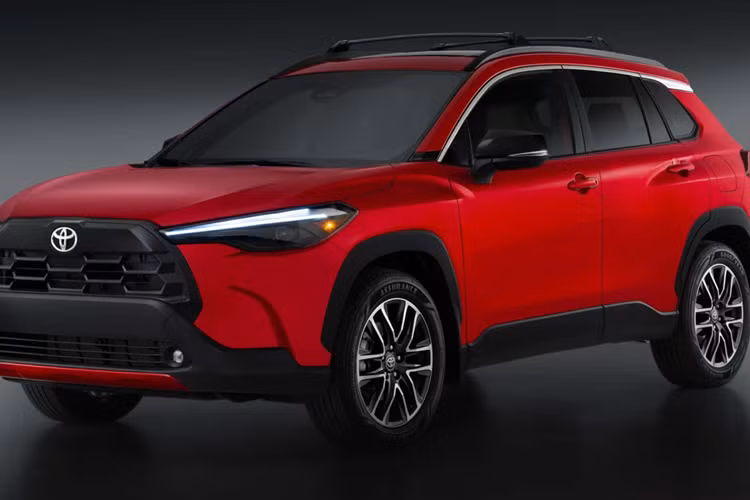 Bên trong, Toyota Corolla Cross 2026 trang bị màn hình thông tin giải trí lên đến 10,5 inch, với mặt dưỡng cũng được thiết kế lại. Trong khi phía sau vô lăng trang bị đồng hồ lái kỹ thuật số có kích thước từ 7,0 đến 12,3 inch tùy phiên bản