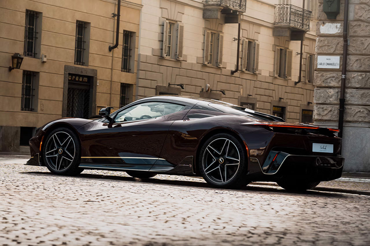 Có tổng cộng 150 chiếc Battista được sản xuất, với giá khởi điểm trên 2 triệu USD, Novantacinque chắc chắn sẽ trở thành biểu tượng sưu tầm trong tương lai.