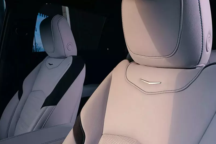 Nhìn chung, người tiêu dùng Trung Quốc đang tận hưởng một điều mà khách Mỹ có lẽ chỉ có thể mơ tới, đó là mua một chiếc Cadillac XT4 vốn được định vị là SUV hạng sang với mức giá của một chiếc SUV phổ thông cỡ nhỏ.