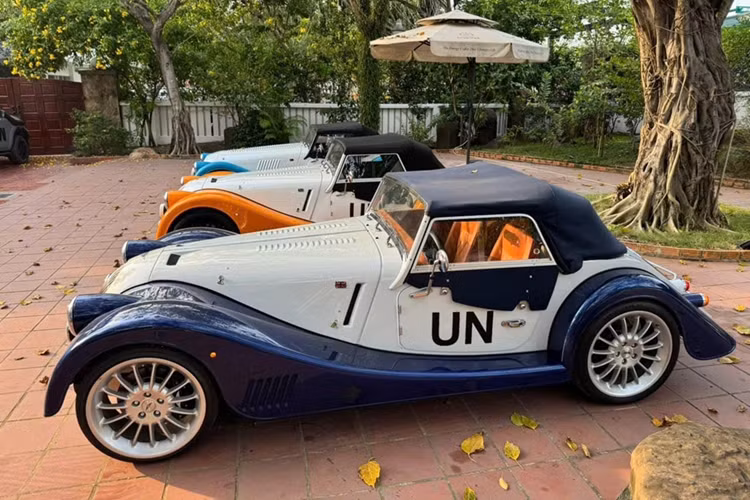 Nhiều năm trở lại đây, "Qua" Vũ đã cởi mở hơn trong cách chơi xe của mình với công chúng, từ việc thường xuyên lái xe ra đường, chia sẻ những câu chuyện rất thú vị với các người anh em mê xe, đến việc mua xe theo lô, để màu sơn nguyên bản, không còn dán sang các màu chủ đạo trắng, bạc, xanh...