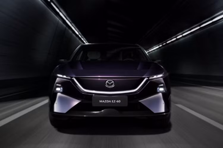 Theo thông báo từ liên doanh Changan-Mazda, tính đến ngày 6/6, chỉ chưa đầy một tuần sau khi ra mắt, Mazda EZ-60 đã ghi nhận hơn 26.000 đơn đặt hàng - một con số cho thấy sức hút đáng kể từ mẫu SUV điện này.