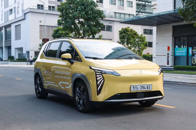 Bên cạnh đó, xe còn có 3 loại pin với dung lượng 60 kWh, 70 kWh và 80 kWh. 3 loại pin này mang đến phạm vi di chuyển lần lượt 460 km, 500 km và 600 km theo tiêu chuẩn NEDC.