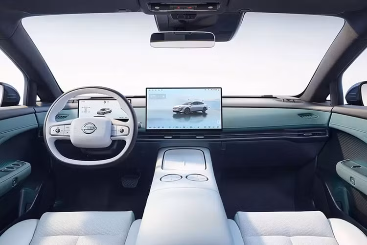 Như thông tin đã đưa, Nissan N7 vốn là phiên bản thương mại của mẫu xe concept Epoch từng trình làng lần đầu tiên cách đây đúng 1 năm. Thuộc phân khúc sedan hạng D, mẫu xe này có kích thước dài x rộng x cao lần lượt 4.930 x 1.895 x 1.487 mm và chiều dài cơ sở 2.915 mm.