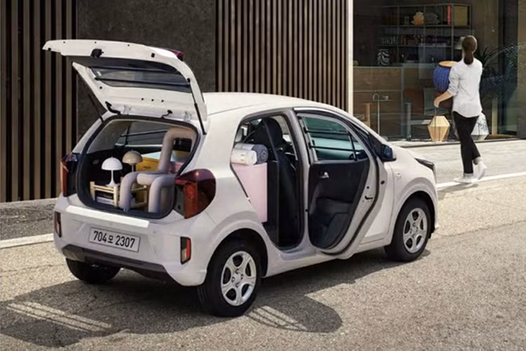 Cảnh báo mất tập trung người lái, bao gồm cả tính năng nhắc nhở khi xe phía trước đã di chuyển; Hệ thống nhắc kiểm tra hàng ghế sau; Kiểm soát hành trình tiêu chuẩn