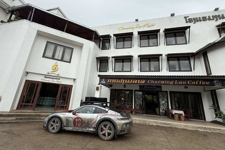 Từng được tạo ra như lời tri ân những chiến thắng Dakar Rally trong quá khứ, Porsche 911 Dakar vốn sinh ra để khác biệt.