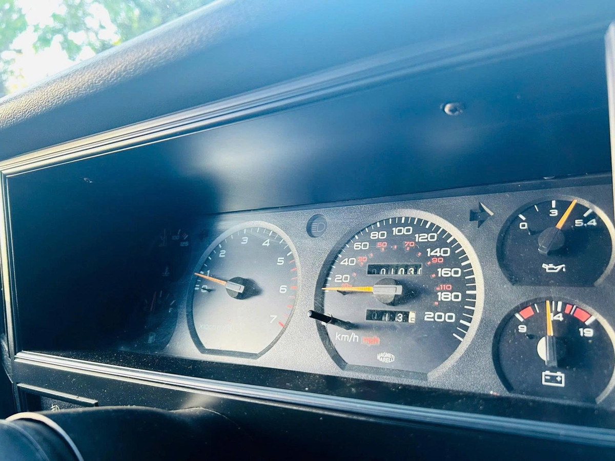 Trong bộ sưu tập xe của ông Đặng Lê Nguyên Vũ, bên cạnh hàng loạt mẫu siêu xe và xe sang, các dòng SUV off-road đến từ Mỹ như Jeep luôn chiếm một vị trí đặc biệt. Nhiều mẫu xe trong số đó từng xuất hiện trong các hành trình xuyên Việt, mang theo dấu ấn cá nhân rất rõ nét của người đứng đầu Trung Nguyên.