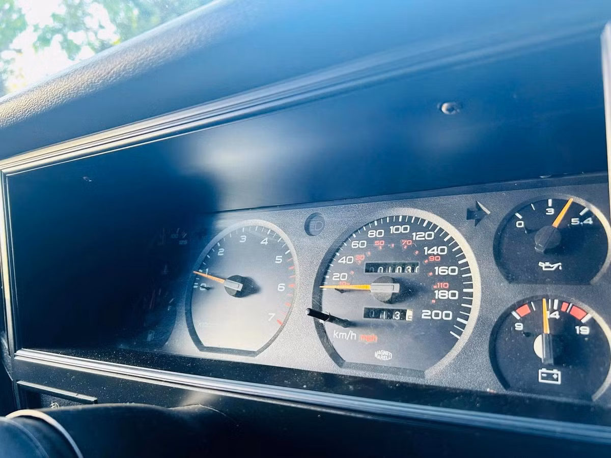 Trong bộ sưu tập xe của ông Đặng Lê Nguyên Vũ, bên cạnh hàng loạt mẫu siêu xe và xe sang, các dòng SUV off-road đến từ Mỹ như Jeep luôn chiếm một vị trí đặc biệt. Nhiều mẫu xe trong số đó từng xuất hiện trong các hành trình xuyên Việt, mang theo dấu ấn cá nhân rất rõ nét của người đứng đầu Trung Nguyên.