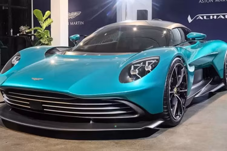 Tháng 8 năm 2022, thông tin về việc ông Đặng Lê Nguyên Vũ tậu Aston Martin Valhalla có giá về Việt Nam lên đến gần 100 tỷ đồng, đã thu hút sự chú ý từ giới truyền thông trong nước, đây là lần hiếm hoi mà 1 cuộc giao dịch siêu xe của doanh nhân này được chia sẻ công khai.