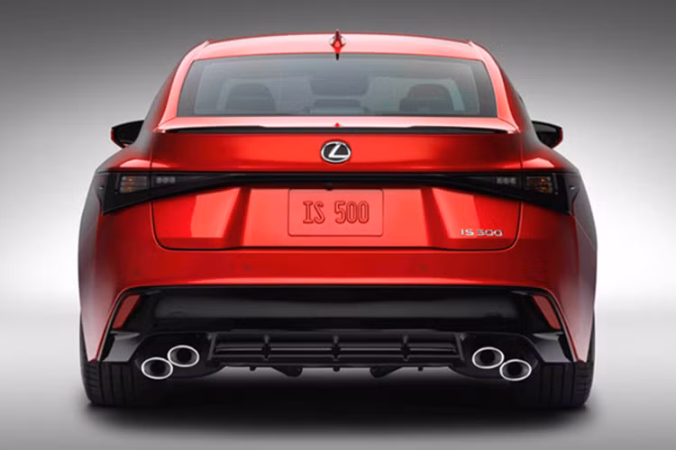 Bộ này bao gồm các hệ thống an toàn chủ động như cảnh báo trước va chạm với phát hiện người đi bộ, kiểm soát hành trình radar động mọi tốc độ, hỗ trợ theo dõi làn đường, cảnh báo chệch làn đường với hỗ trợ lái, hỗ trợ biển báo và đèn pha tự động.