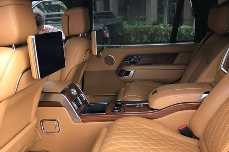 Nhanh chính là khối động cơ "khủng" V8, dung tích 5.0 lít, siêu nạp của xe sản sinh ra công suất tối đa 565 mã lực và mô-men xoắn cực đại lên đến 700 Nm.