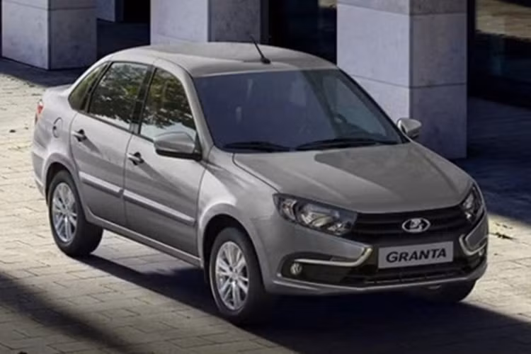 Xe được thiết kế cho đô thị, được trang bị động cơ 1.6L đi cùng hộp số sàn 5 cấp hoặc tự động 4 cấp tùy thị trường. Tuy nhiên, mức tiêu hao nhiên liệu ở mức dưới 7 lít/100km trong điều kiện kết hợp lại chưa thực sự ấn tượng.