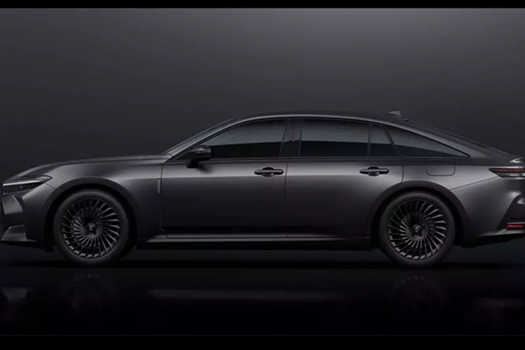 Trong khi đó, phiên bản Matte Metal động cơ hybrid có giá từ 8.100.000 yên (tương đương khoảng 1,46 tỷ đồng) và 9.100.000 yên (khoảng 1,65 tỷ đồng) ở bản chạy bằng pin nhiên liệu hydro.