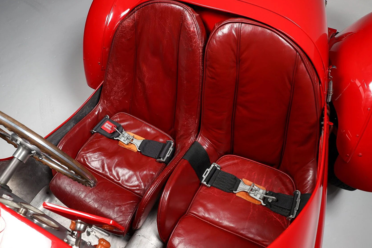 Mặc dù từng nhận được lời đề nghị mua lại xe với giá 20.000 bảng Anh (704,9 triệu VNĐ, theo tỷ giá hiện tại) năm 1971, Clark vẫn quyết giữ chiếc xe cho đến năm 2015, trước khi chuyển nhượng cho một nhà sưu tập Ferrari nổi tiếng khác.