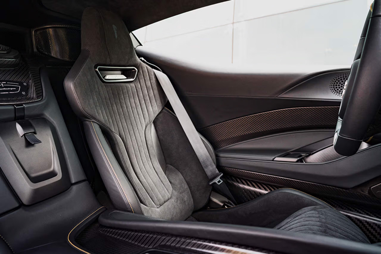 Tương tự các mẫu Battista khác, Novantacinque cung cấp sức mạnh bởi 4 động cơ điện độc lập, tạo ra công suất 1.900 mã lực.