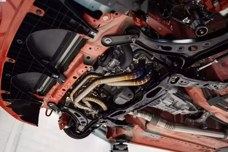 Chiếc xe Toyota 86 này được ông Nguyễn Quốc Cường hay còn gọi là Cường Đô la nhanh tay chốt đơn vào tháng 2 đầu năm nay, khi đó, chiếc xe thể thao Toyota 86 số sàn chỉ mới chạy 680 miles, tương đương 1.095 km, và chỉ mới được rao bán đúng 1 tiếng đã có người chốt.