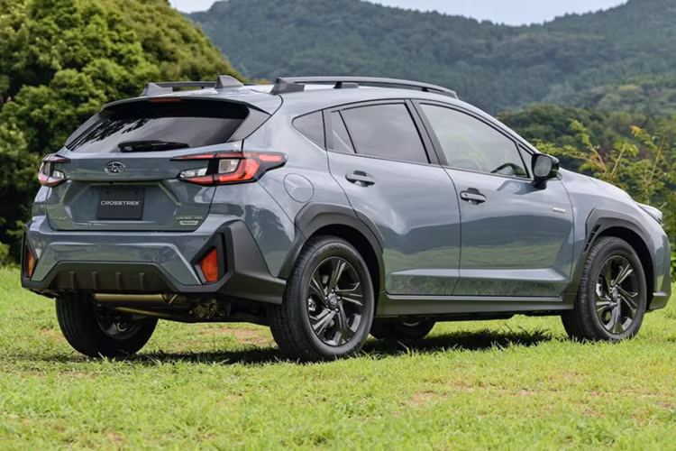 Nhờ đó, Subaru Crosstrek 2.0 i-S EyeSight e-Boxer Hybrid có giá ưu đãi chỉ còn 1,129 tỷ đồng trong tháng 6 này. Chưa hết, hãng còn tặng 1 bộ nâng cấp cốp điện tự động trị giá 19,5 triệu đồng cho khách hàng mua Subaru Crosstrek trong tháng 6/2025.