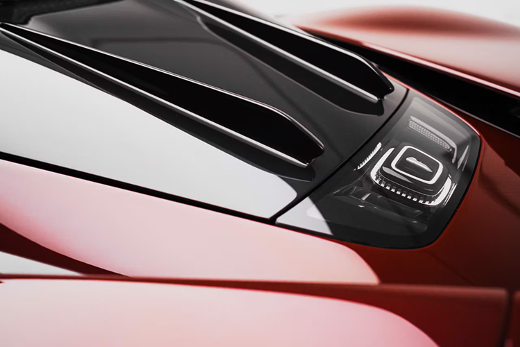 “Thật phù hợp khi Novantacinque là biểu hiện cuối cùng của dòng Battista,” Giám đốc điều hành Pininfarina - Paolo Dellacha nói trong một tuyên bố. “Khi cơ hội để sở hữu một phần hiếm có trong lịch sử ô tô đang dần khép lại, Novantacinque đứng vững như một biểu tượng để trân trọng qua nhiều thế hệ.”