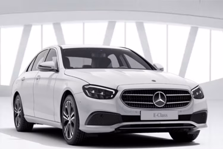Tuy chưa rõ đó là xe nhập khẩu cá nhân hay do Mercedes-Benz Việt Nam đưa về để chuẩn bị ra mắt, nhưng động thái này cho thấy thời điểm chuyển giao sản phẩm đã cận kề.