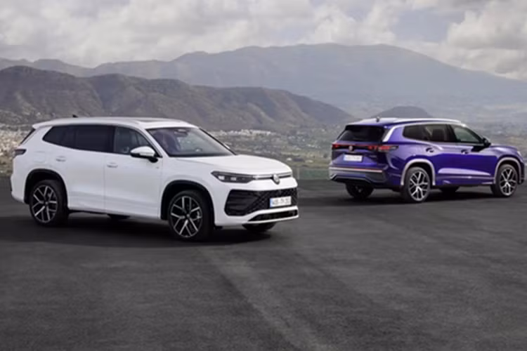 Khác với các thị trường còn lại, Volkswagen Tayron tại Úc không có phiên bản mild hybrid hoặc hybrid sạc điện (PHEV). Chưa hết, Volkswagen Tayron còn sở hữu hệ thống kiểm soát lực kéo XDS kết hợp phanh và quản lý động lực xe Vehicle Dynamics Manager tiêu chuẩn.