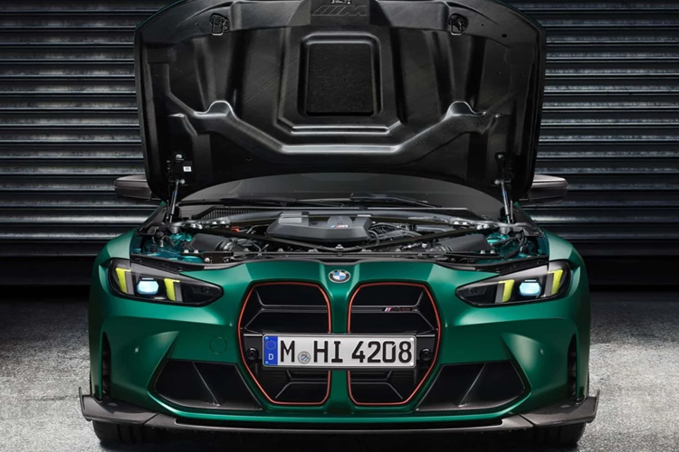 Dưới nắp ca-pô của BMW M4 Competition Coupe G82 là khối động cơ S58 3.0L I6 tăng áp kép, cho công suất 530 mã lực và mô-men xoắn 650 Nm. Đây là mức công suất cao hơn 20 mã lực so với bản M4 Competition dẫn động cầu sau – một điểm đặc quyền của bản xDrive AWD