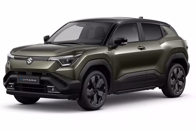 Theo công bố ban đầu, tầm hoạt động của Suzuki eVitara dao động từ 420 đến 500 km, một con số đáng nể trong phân khúc SUV điện phổ thông. Suzuki hiện đã hoàn tất việc đăng ký bản quyền eVitara tại thị trường Ấn Độ, đồng thời đang xúc tiến thủ tục tương tự tại nhiều quốc gia khác.