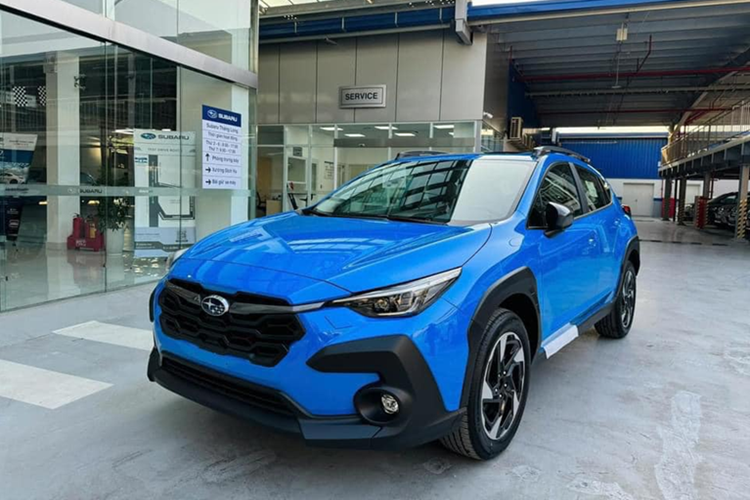 Dù ở phiên bản nào, xe cũng dùng dẫn động 4 bánh toàn thời gian đối xứng đặc trưng. Đây cũng là mẫu xe hybrid hiếm hoi tại Việt Nam có hệ dẫn động dẫn động 4 bánh.