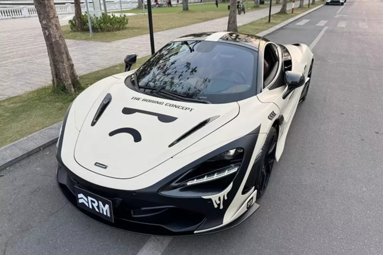 Những chiếc siêu xe đã qua sử dụng luôn thu hút sự quan tâm của các dân chơi, vì giá bán sẽ rẻ, thậm chí còn hời nếu chủ trước độ body kit, ống xả hay nâng cấp mâm mới, trường hợp của chiếc McLaren 720S độ body kit TopCar Design sẽ hội tụ đủ các yếu tố trên.