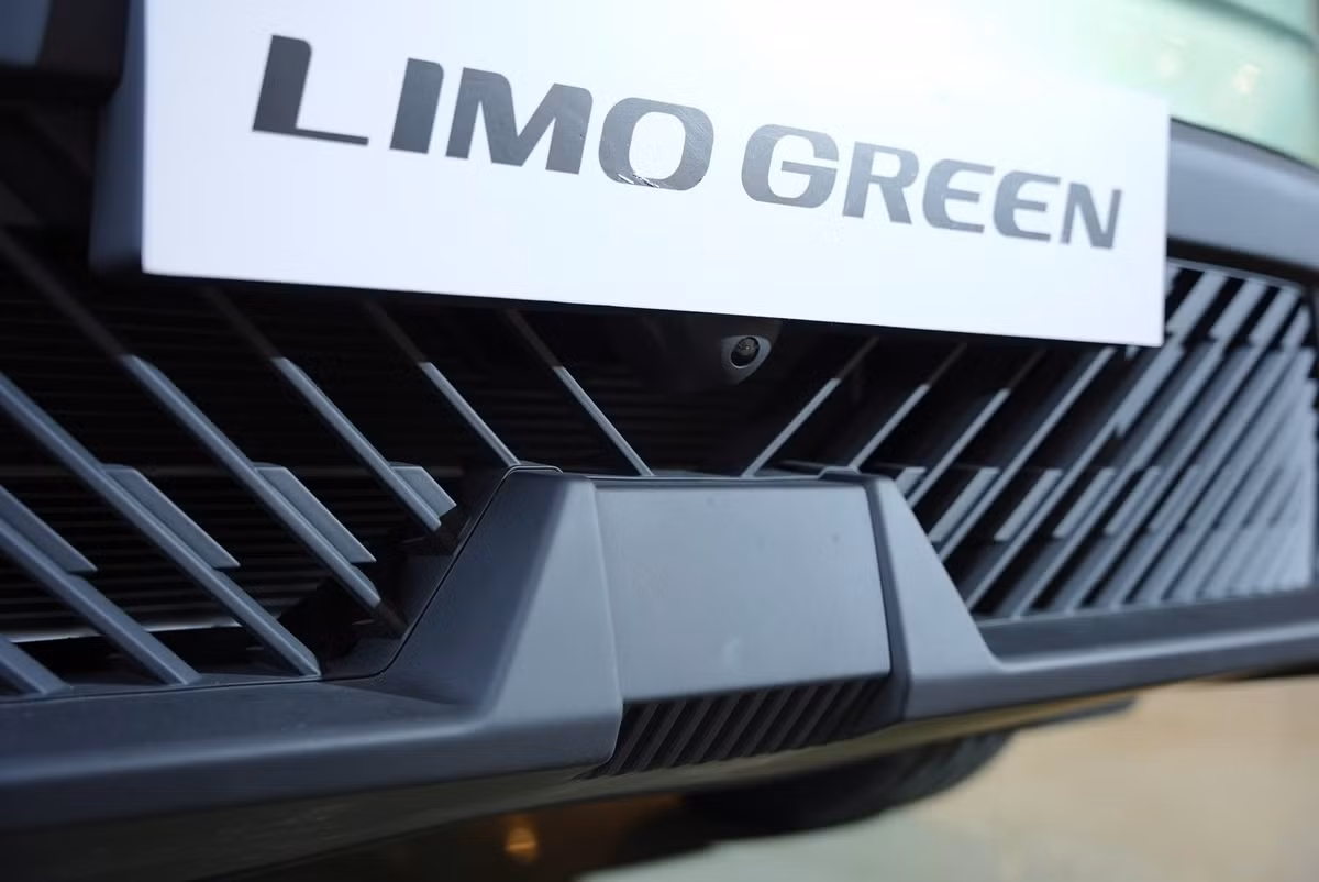 Nếu được định giá hợp lý và tiếp tục mở rộng hạ tầng sạc, Limo Green hứa hẹn sẽ là lựa chọn hấp dẫn không chỉ với người tiêu dùng cá nhân mà cả các đơn vị vận tải, góp phần đưa xe điện đến gần hơn với người Việt trong phân khúc phổ thông.