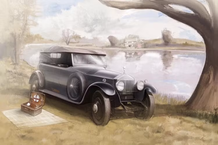 Trong suốt 100 năm lịch sử, Phantom gắn liền với những chủ sở hữu nổi tiếng và biểu tượng cho bản sắc thương hiệu Rolls-Royce. Tên gọi "Phantom" lần đầu được Rolls-Royce sử dụng vào năm 1925 nhằm thay thế cho Silver Ghost. Để duy trì sự liên kết với Silver Ghost, mẫu xe được đặt tên là “New Phantom”, sau này gọi đơn giản là Phantom hoặc Phantom I.