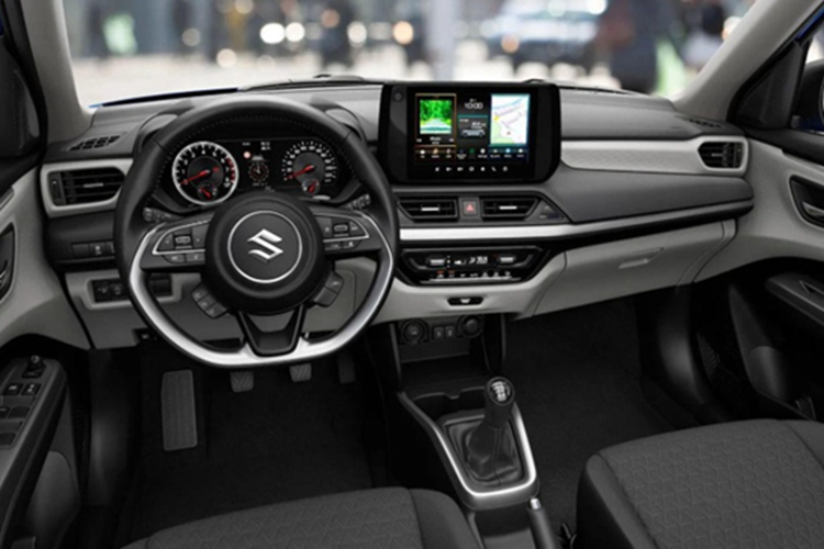 Cụm đèn hậu LED cũng được thiết kế lại hoàn toàn, giúp phần đuôi xe trông hiện đại hơn. Tổng thể dáng xe vẫn giữ phong cách nhỏ gọn, linh hoạt đặc trưng của dòng Swift. Kích thước không thay đổi nhiều so với thế hệ tiền nhiệm.