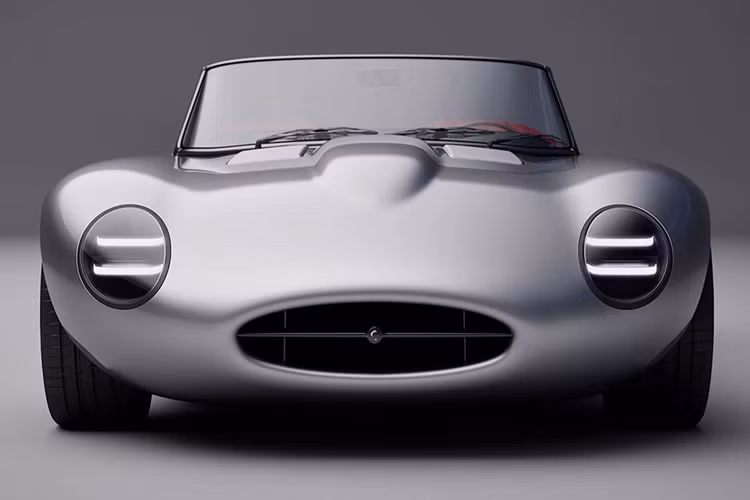 Năm 2019, Ian Callum mở công ty thiết kế riêng có tên CALLUMdesigns chuyên phát triển các dự án đặc biệt như Callum Skye, Vanquish 25, C-X75 Car 001, C-X75 Car 007...