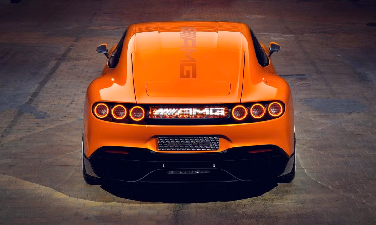 Thân xe được trang bị vành khí động học chủ động, gồm 5 tấm sợi carbon ở mỗi bánh có khả năng tự động mở ra, đóng lại để làm mát phanh hoặc tối ưu luồng khí, hoạt động bằng động năng sinh ra từ chuyển động bánh xe chứ không tiêu tốn điện từ pin.