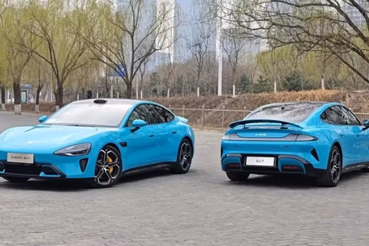 Đây là một bước tiến lớn so với năm 2024, khi Xiaomi báo lỗ ròng 6,2 tỷ nhân dân tệ (khoảng 22,37 nghìn tỷ đồng) với 136.854 xe được giao, tương đương mức lỗ trung bình khoảng 45.000 nhân dân tệ (khoảng 162,3 triệu đồng) mỗi xe.