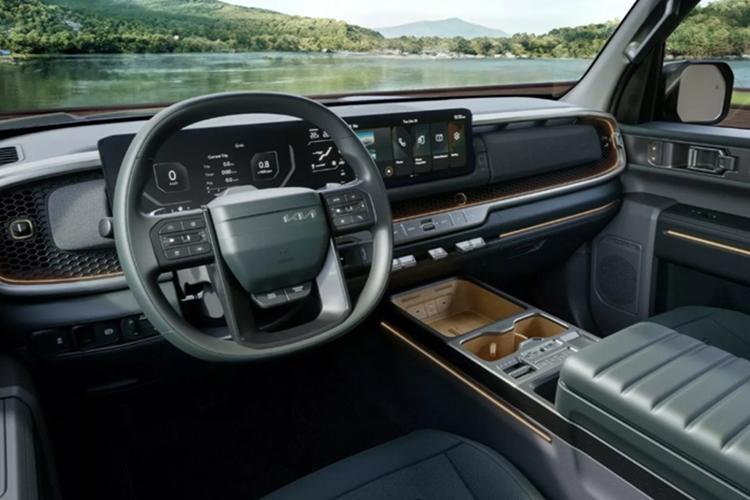 Xe sẽ chính thức ra mắt tại Úc vào tháng 7 tới, với cấu hình cabin đôi (Dual Cab) và trang bị tiêu chuẩn là động cơ diesel tăng áp 2.2L, cho công suất 207 mã lực và mô-men xoắn cực đại 440 Nm. Khối động cơ này đi kèm hộp số tự động 8 cấp và tùy chọn hệ dẫn động cầu sau hoặc bốn bánh.