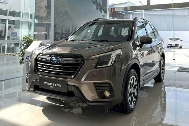 Trong khi đó, bản 2.0 iL EyeSight tầm trung được giảm 200 triệu đồng, xuống còn 899 triệu đồng. Phiên bản được giảm mạnh nhất là 2.0 iS EyeSight cao cấp nhất với mức 230 triệu đồng. Giá bán ưu đãi của bản này trong tháng 6 chỉ còn 969 triệu đồng.