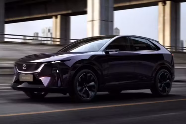 Trang bị an toàn của xe bao gồm 9 túi khí (có túi khí trung tâm giữa hai ghế trước) và hệ thống hỗ trợ lái cấp độ L2 với 5 camera HD, 5 radar sóng mm và 12 cảm biến siêu âm. Hệ thống quản lý pin được phát triển cùng các đối tác CATL và CALB, tích hợp 8 lớp bảo vệ và đáp ứng tiêu chuẩn an toàn pin của Trung Quốc năm 2026.