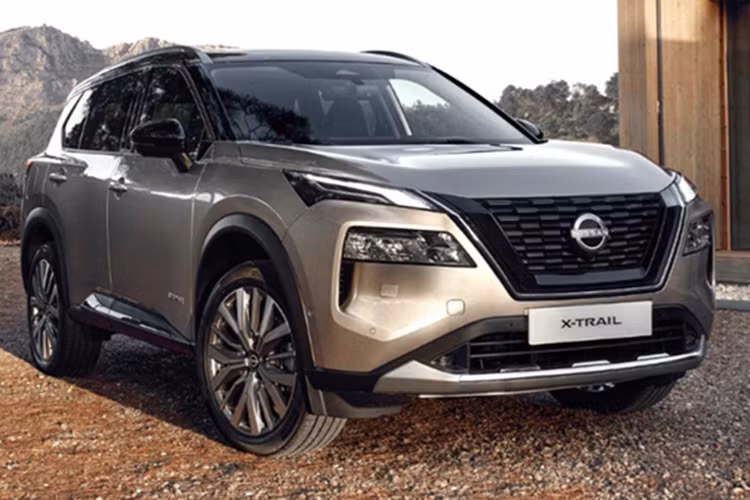 Đáng chú ý, Nissan X-Trail e-POWER e-4ORCE sẽ được nhập khẩu nguyên chiếc từ Nhật Bản, đánh dấu sự trở lại của X-Trail tại Đông Nam Á với công nghệ truyền động tiên tiến. Nissan X-Trail e-POWER e-4ORCE là mẫu SUV thuộc phân khúc cỡ C, cạnh tranh trực tiếp với Honda CR-V.