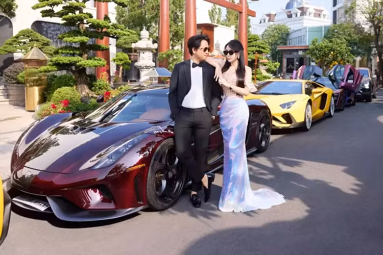 Sau sự kiện gần nhất là ở Đà Nẵng gây tiếng vang không mấy tốt đẹp khi nhiều siêu xe trong đoàn vượt đèn đỏ, đại gia Hoàng Kim Khánh và vợ tiếp tục thực hiện 1 sự kiện siêu xe khác, diễn ra ở Đà Lạt và Bảo Lộc, tỉnh Lâm Đồng trong ngày mai.