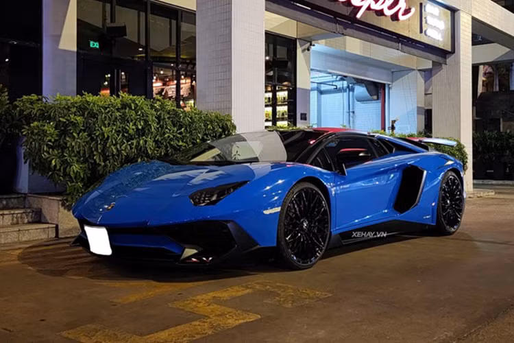 Tại Việt Nam, giá trị của những chiếc SV Roadster đã tăng đáng kể theo thời gian. Đơn cử, chiếc SV Coupe đầu tiên về nước hiện có giá chuyển nhượng không dưới 30 tỷ đồng.